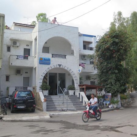 Egeon Rooms And Studios Georgioupoli Buitenkant foto