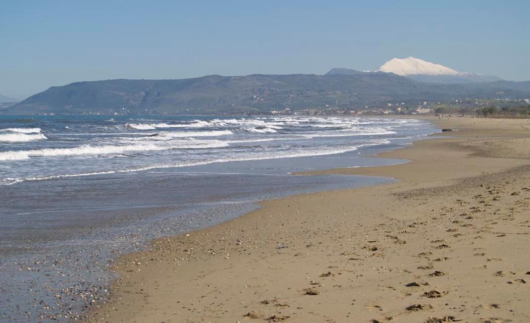 Egeon Rooms And Studios Georgioupoli Buitenkant foto